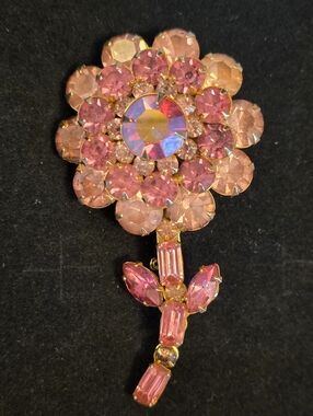 Vintage Signed Judy Lee Domed Shades of Pink Rhinestone Flower Stem Brooch Pin